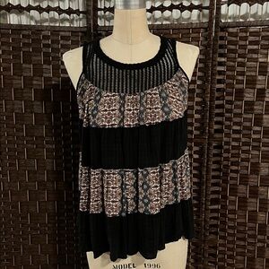 POL Black and Patterned Sleeveless Top